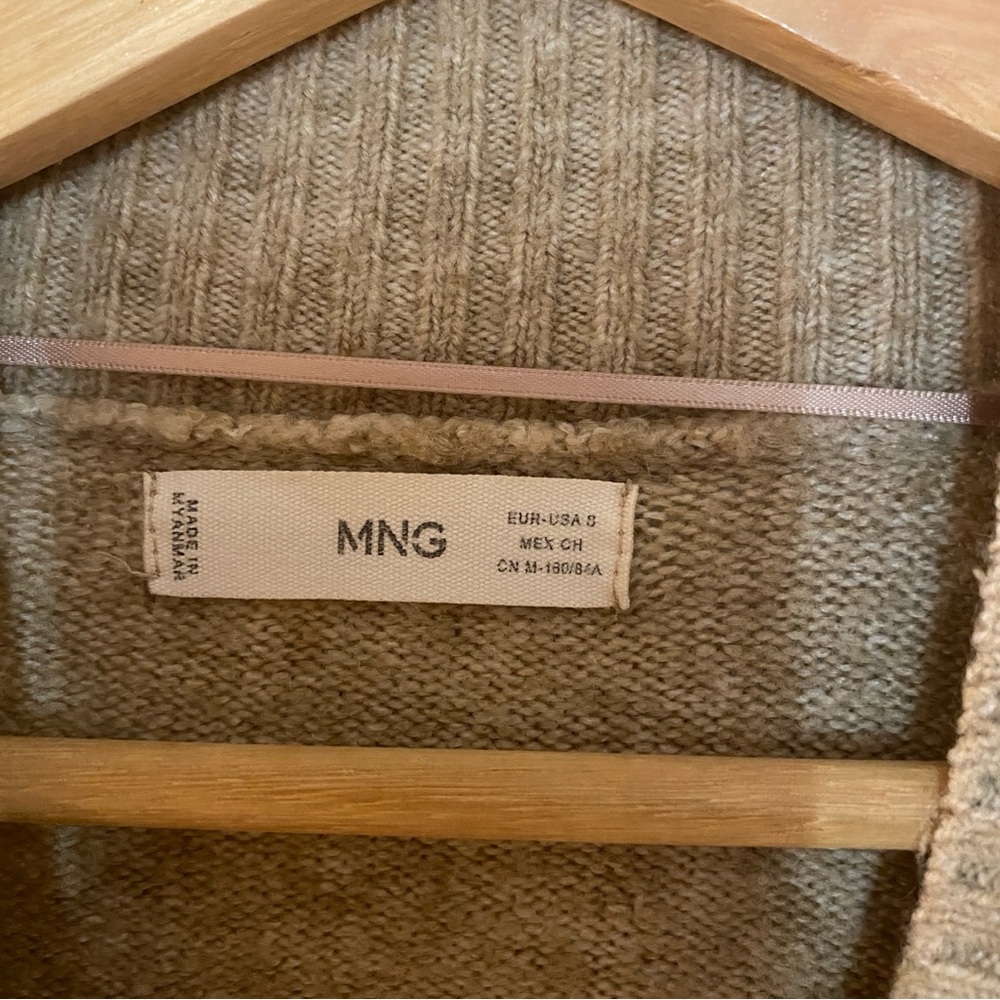 MANGO WMNS S-L OVERSIZED CARDIGAN WITH BUTTONS BEIGE Office Classic Minimalist - Picture 4 of 7